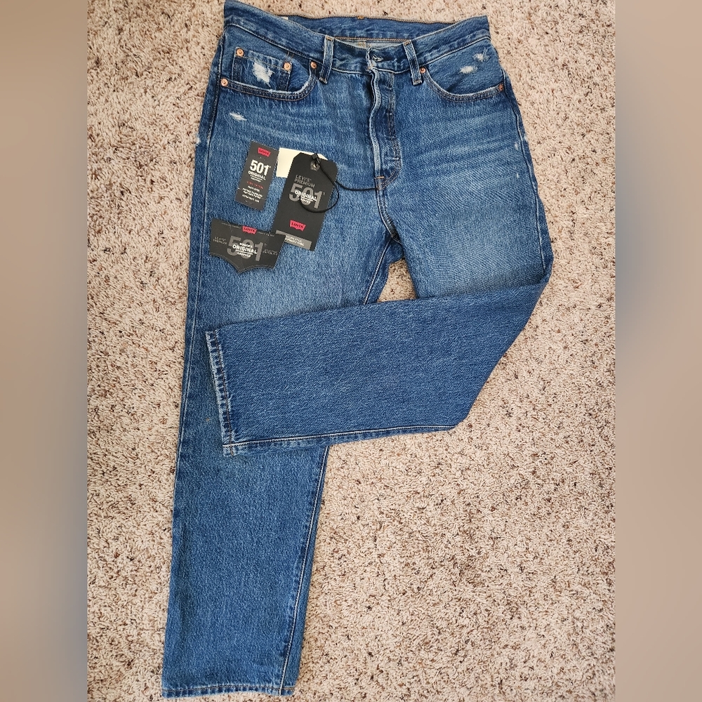 BRAND NEW W TAGS Levis jeans